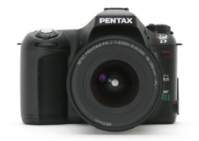 Pentax ist D